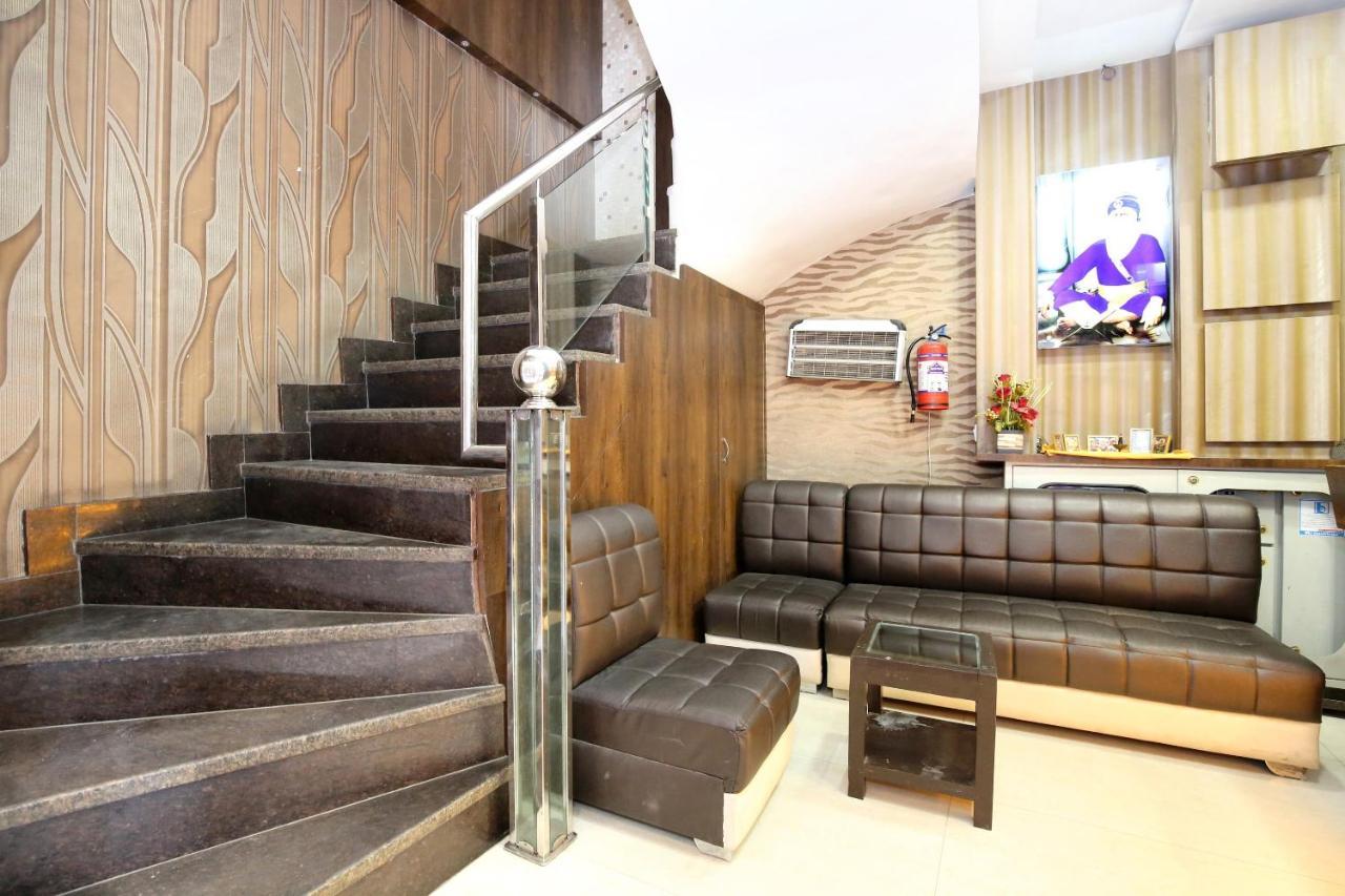 Hotel Oyo 7447 Grand Park Amritsar Esterno foto