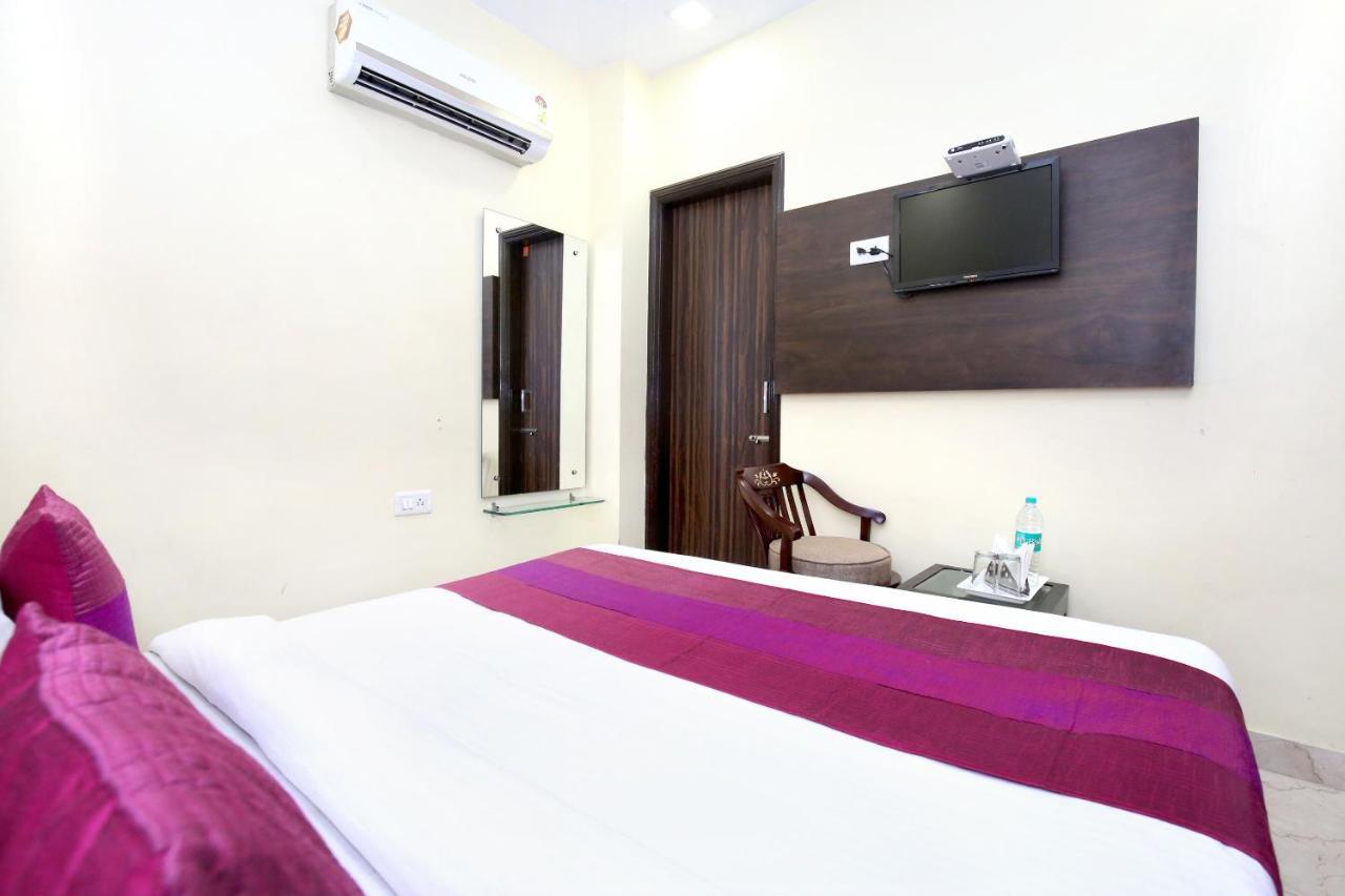 Hotel Oyo 7447 Grand Park Amritsar Esterno foto