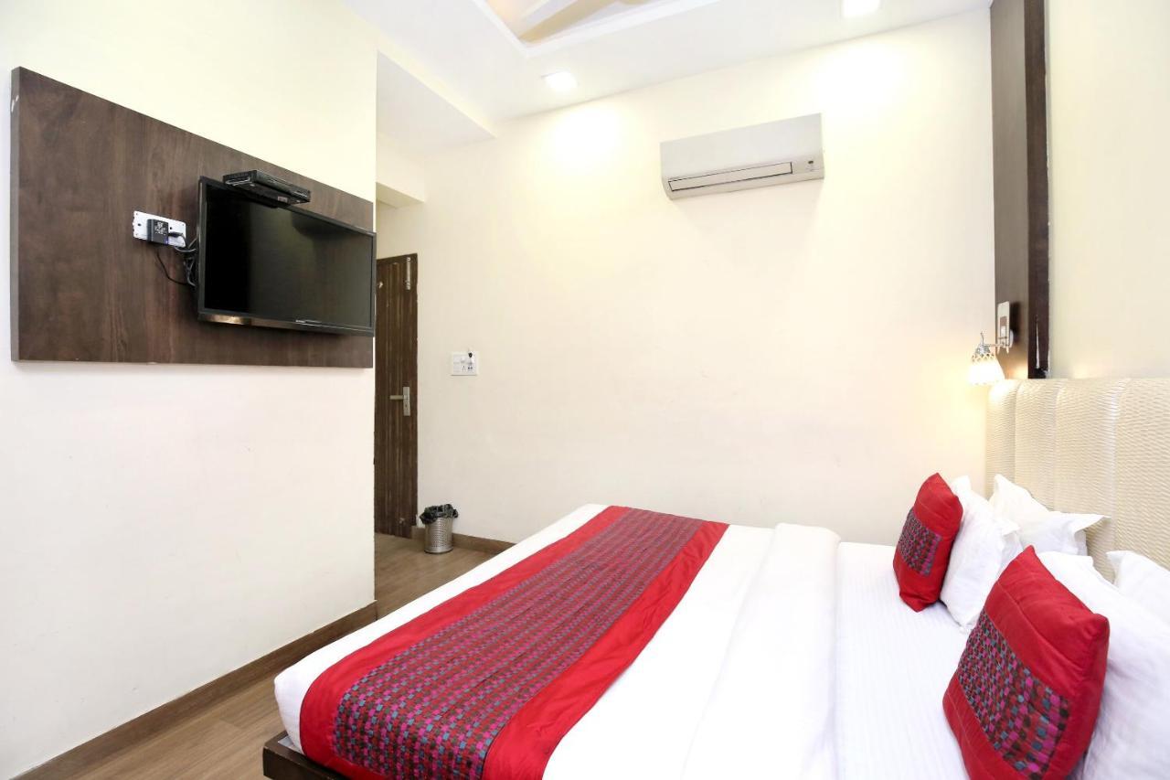 Hotel Oyo 7447 Grand Park Amritsar Esterno foto