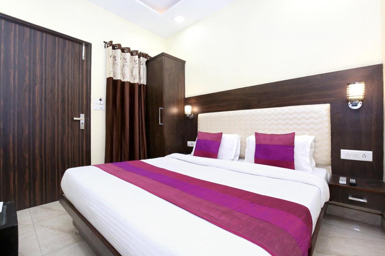 Hotel Oyo 7447 Grand Park Amritsar Esterno foto