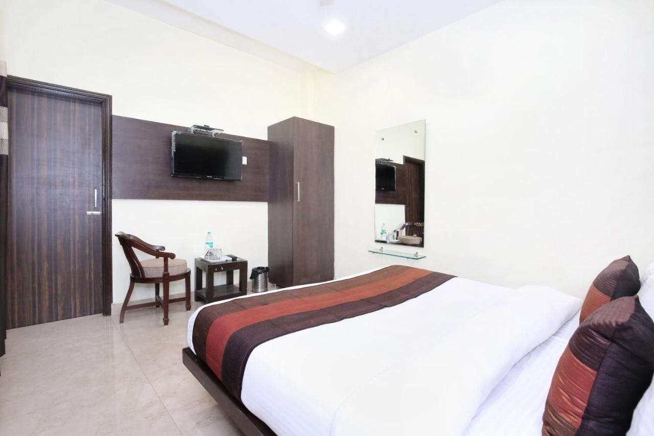Hotel Oyo 7447 Grand Park Amritsar Esterno foto